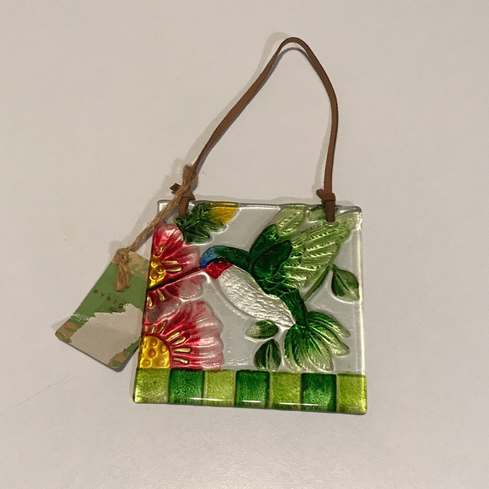 NWT Evergreen Garden glass hanging suncatcher - hummingbird